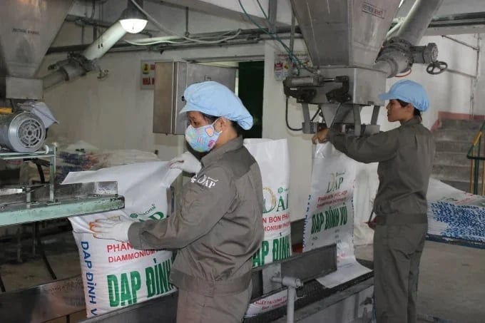 Phân bón, quặng để sản xuất phân bón, thuốc bảo vệ thực vật,... sẽ thuộc đối tượng áp dụng mức thuế suất 5% từ ngày 1/7. Ảnh: DDV. Phân bón, quặng để sản xuất phân bón, thuốc bảo vệ thực vật,... sẽ thuộc đối tượng áp dụng mức thuế suất 5% từ ngày 1/7. Ảnh: DDV.